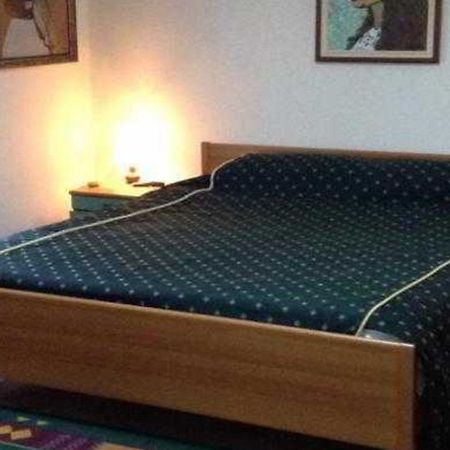 Art Hotel Nirvana Tiranë Luaran gambar