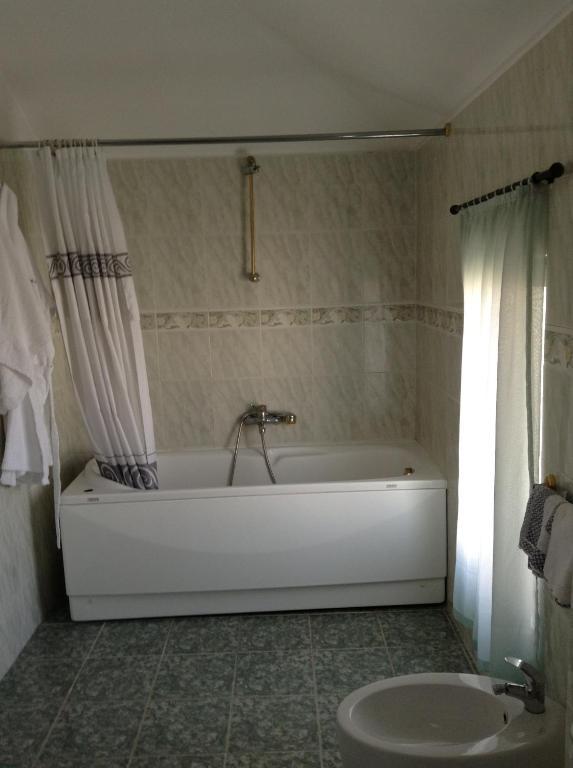 Art Hotel Nirvana Tiranë Bilik gambar