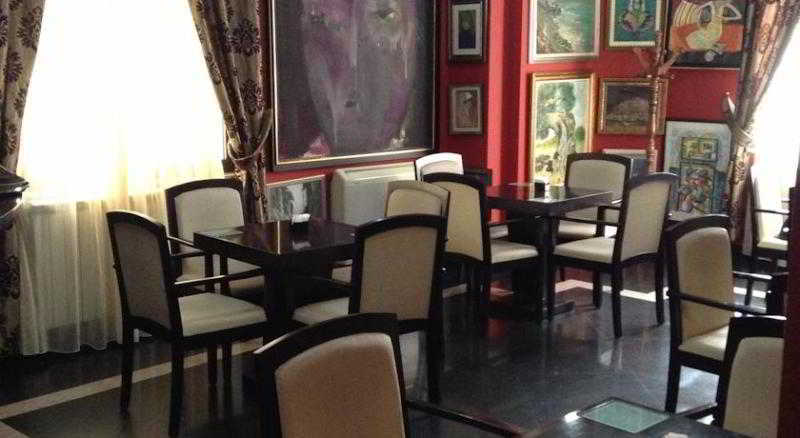 Art Hotel Nirvana Tiranë Restoran gambar